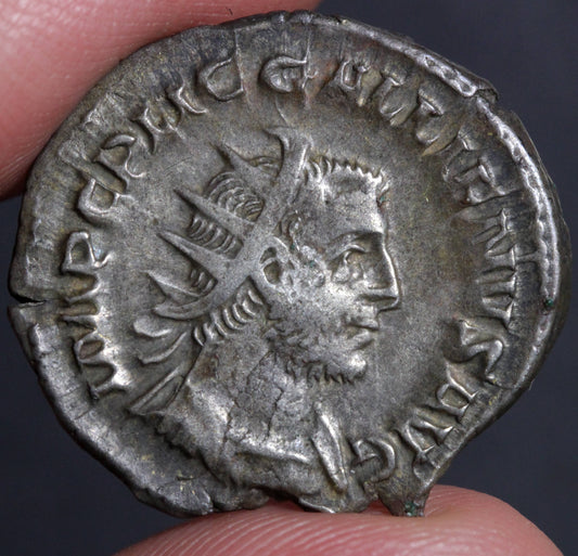 obverse side of gallienus antoninianus